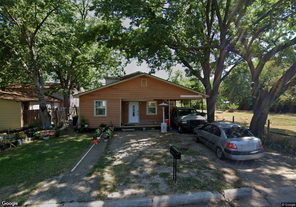 1520 E Pecan St, Gainesville, TX 76240 - photo 1