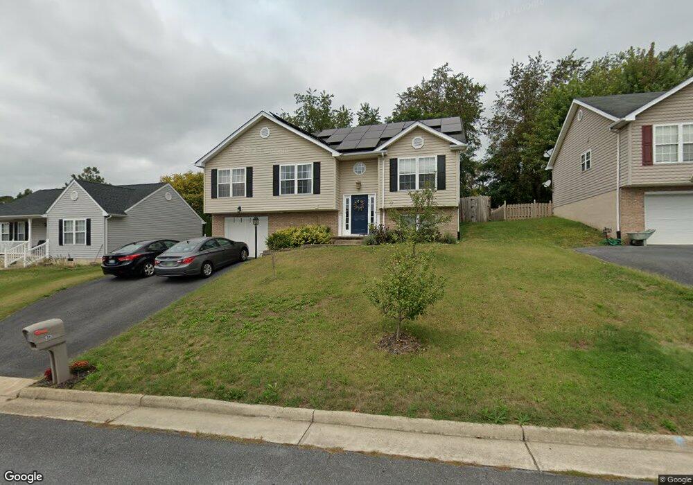 573 Edwardian Ln, Waynesboro, VA 22980 - photo 1