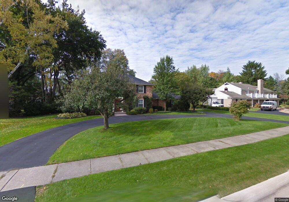 1039 N Cranbrook Rd, Bloomfield Hills, MI 48301 - photo 1