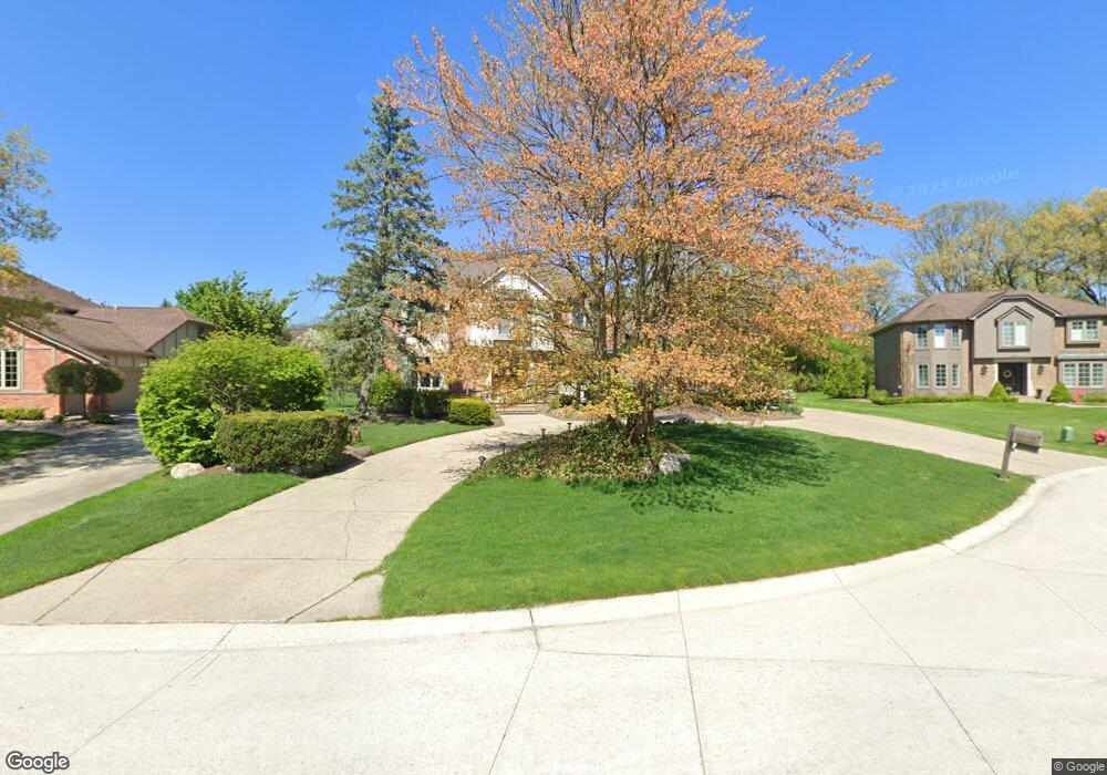 2747 Hunters Bluff, Bloomfield Hills, MI 48304 - photo 1