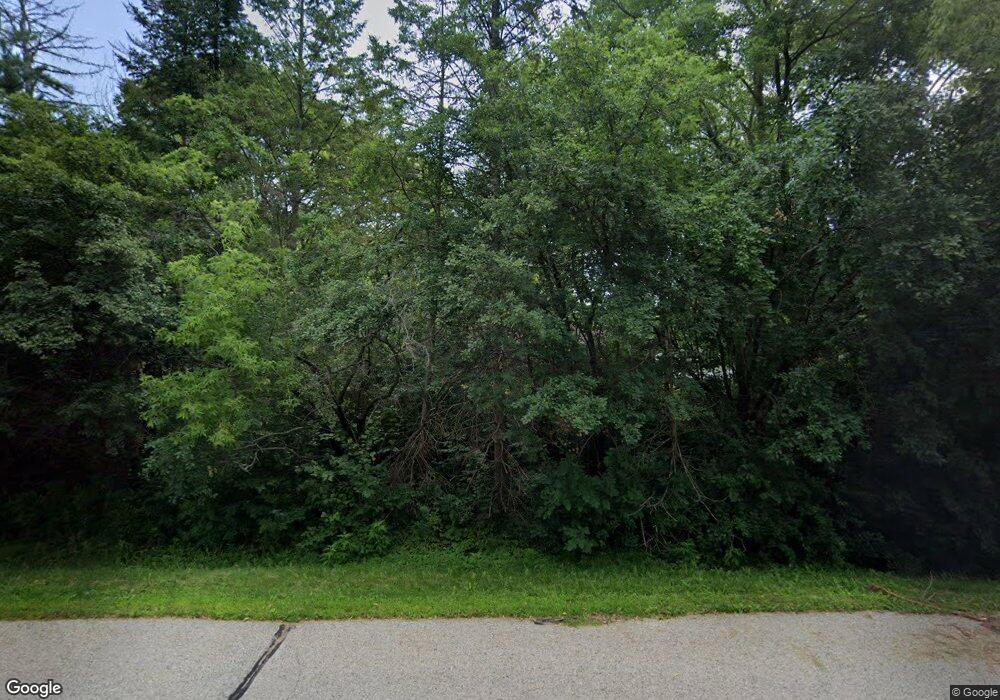 8780 N Hawthorne Rd, Milwaukee, WI 53217 - photo 1