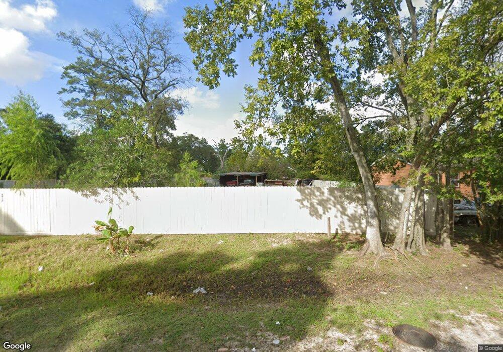 6913 Weyburn St, Houston, TX 77028 - photo 1