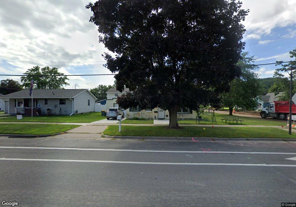 604 S Elm St, La Crescent, MN 55947 - photo 1