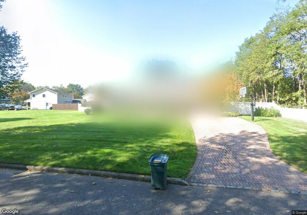 29 Delmar Ln, ComMacK, NY 11725 - photo 1