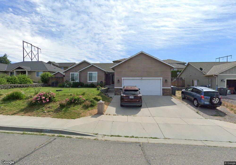 137 S Meadowbrook Ln, East Wenatchee, WA 98802 - photo 1