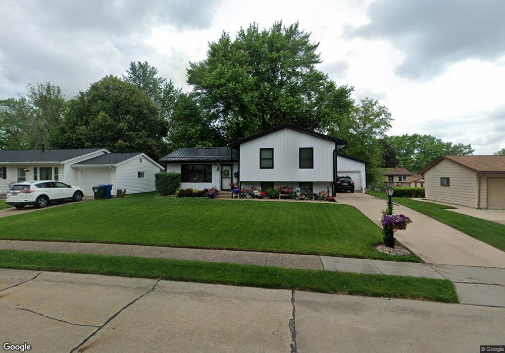 4624 N Harrison St, Davenport, IA 52806 - photo 1