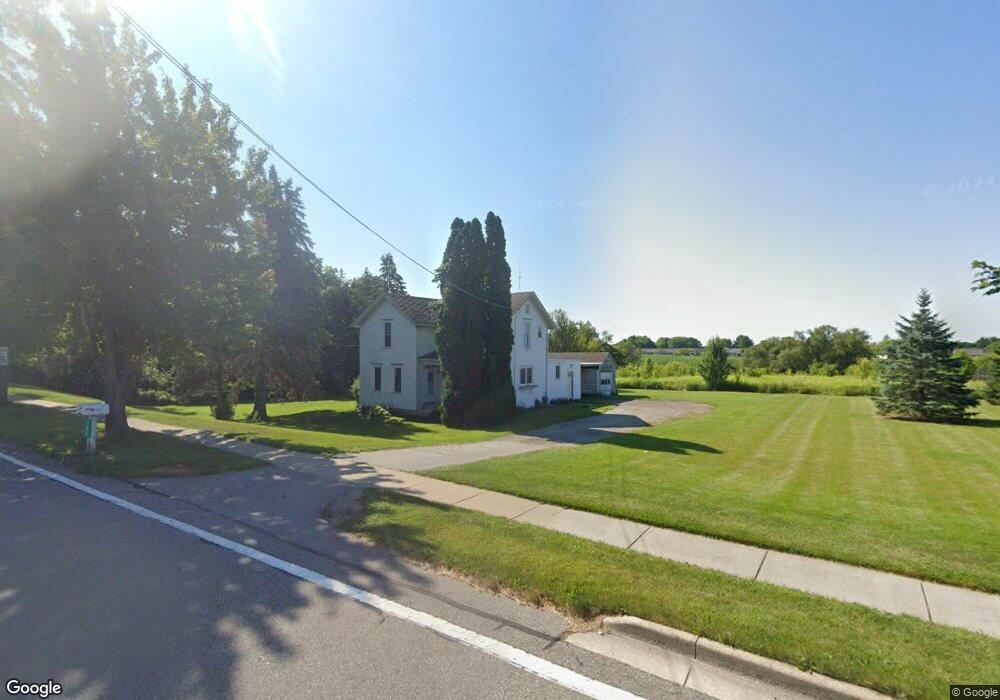 1075 E Genesee St, Frankenmuth, MI 48734 - photo 1