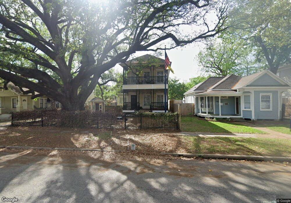 1035 Columbia St, Houston, TX 77008 - photo 1