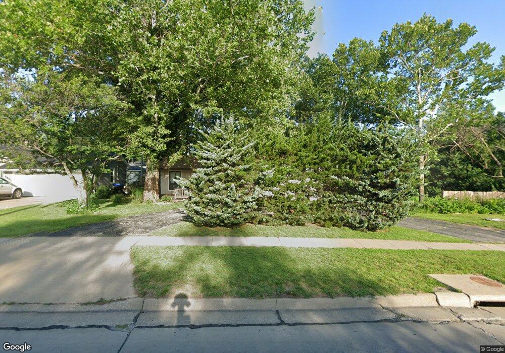 2517 SW Washburn Ave, Topeka, KS 66611 - photo 1