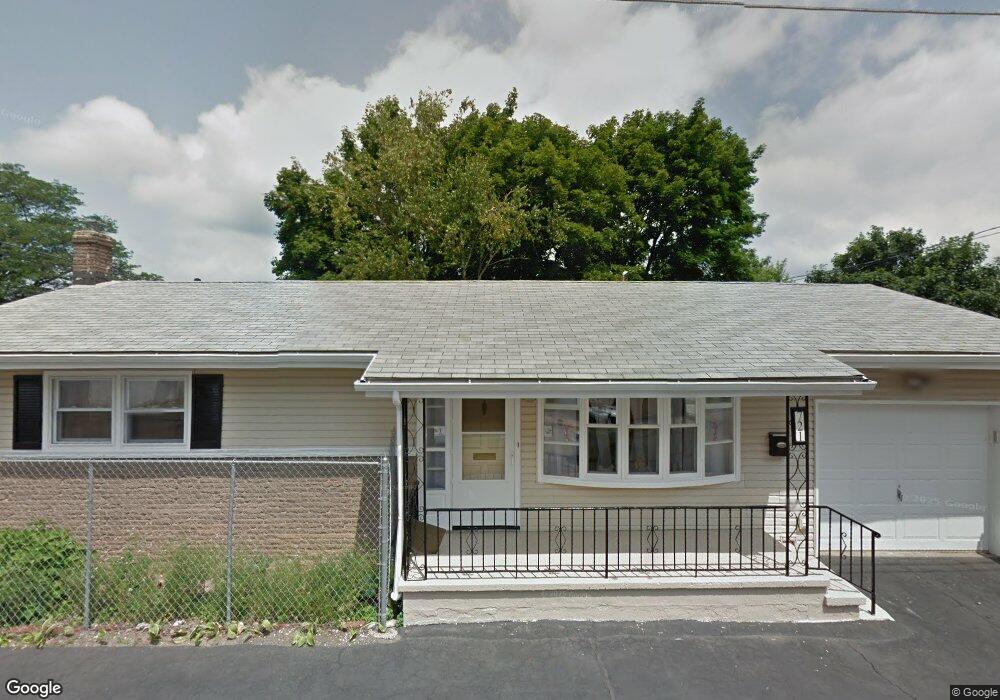 721 W 3rd St, Hazleton, PA 18201 - photo 1