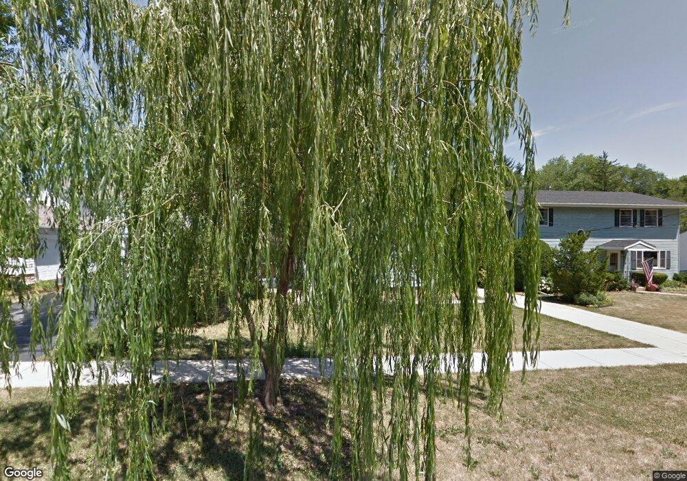 823 E Evergreen St, Wheaton, IL 60187 - photo 1