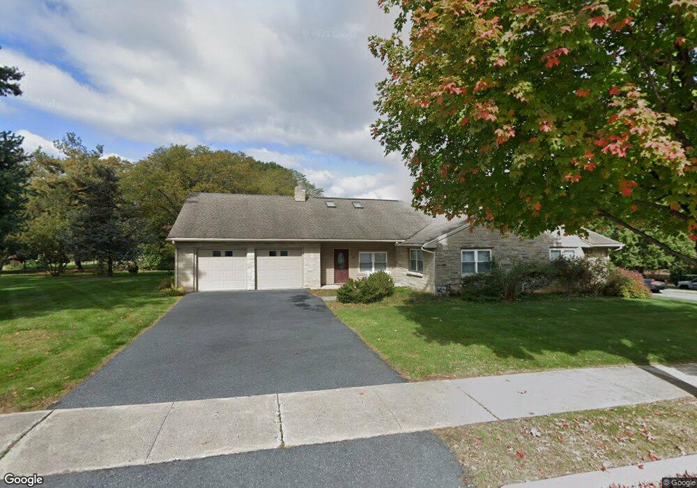 611 Maple Ave, Hershey, PA 17033 - photo 1