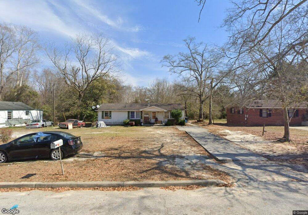 305 Oak St, Claxton, GA 30417 - photo 1