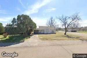 1122 E Gladstone Ave, Frederick, OK 73542