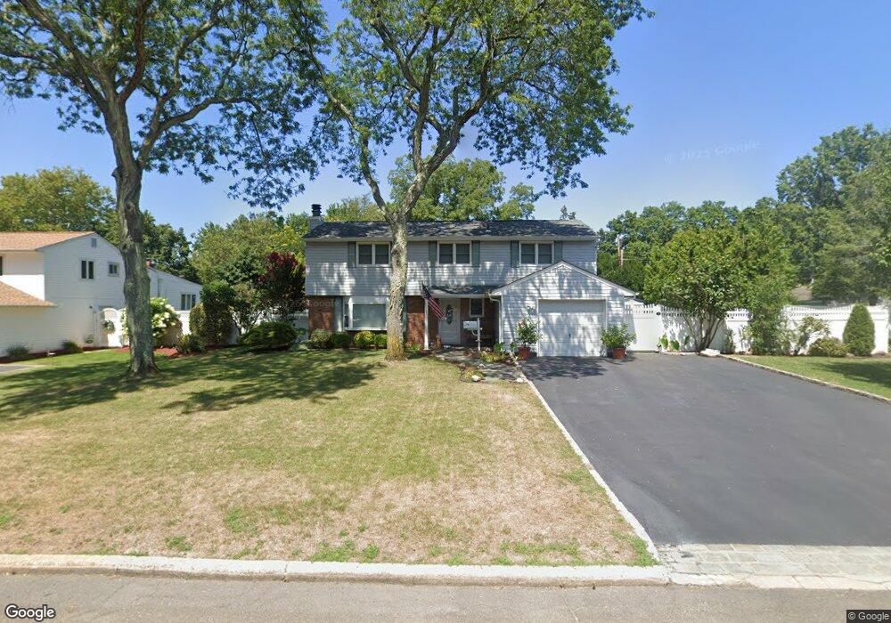 31 Daniel Dr, Glen Cove, NY 11542 - photo 1