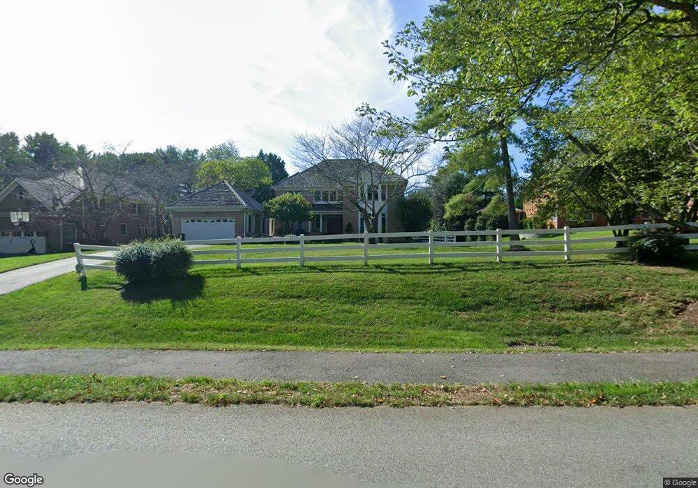 9017 Holly Leaf Ln, Bethesda, MD 20817 - photo 1