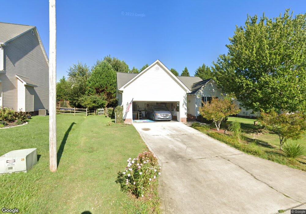 2013 Longhorn Dr, Dallas, NC 28034 - photo 1