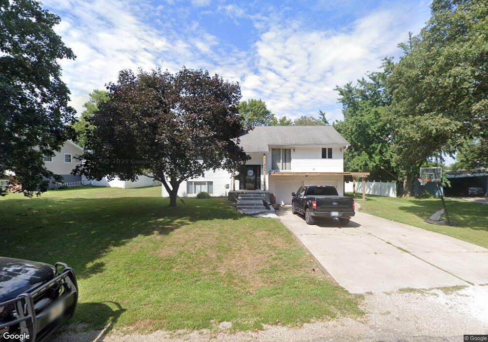 394 Westport Rd, Galesburg, IL 61401 - photo 1