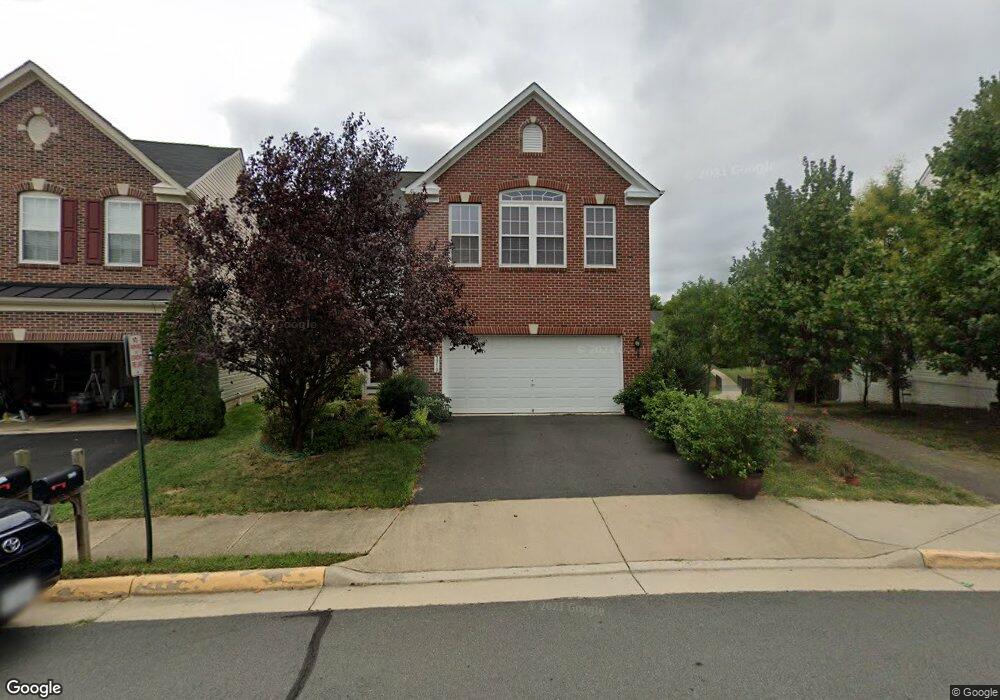 3919 Beeker Mill Place, Chantilly, VA 20151 - photo 1