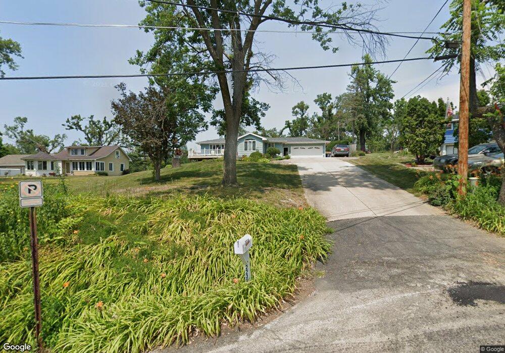 2234 Glenwood Dr NW, Cedar Rapids, IA 52405 - photo 1