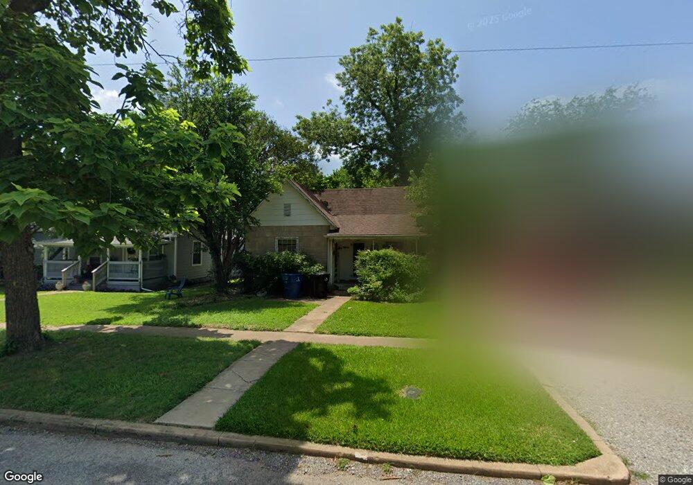 908 W Chestnut St, Denison, TX 75020 - photo 1