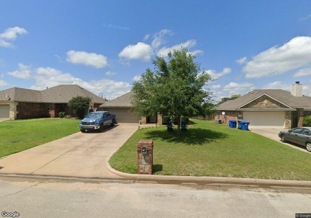712 Spring Creek St, Cleburne, TX 76031 - photo 1