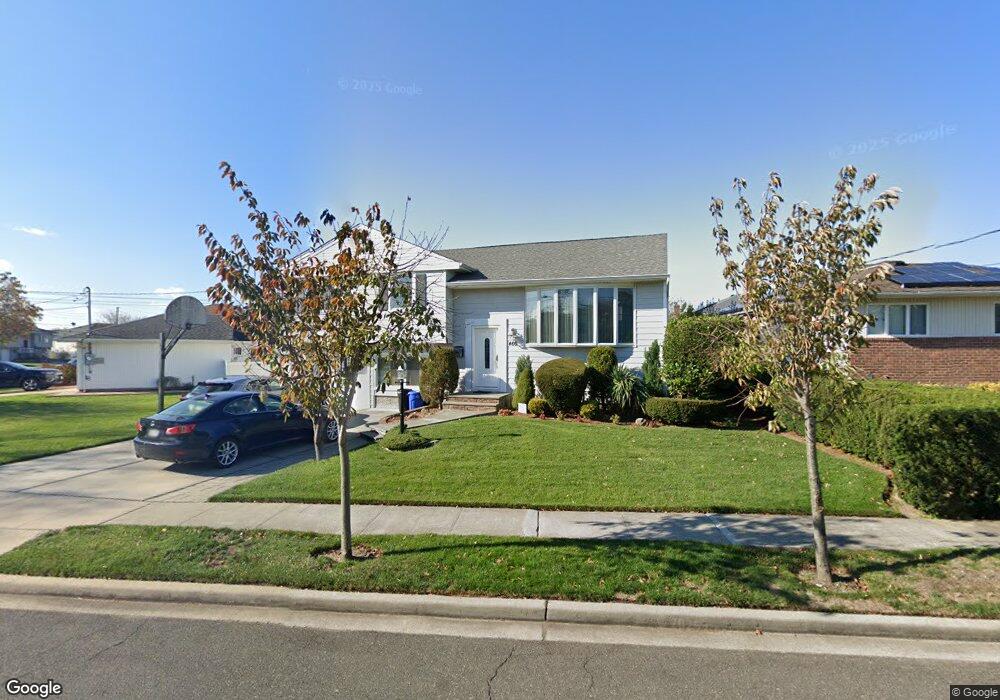 460 Bunker Dr, Oceanside, NY 11572 - photo 1