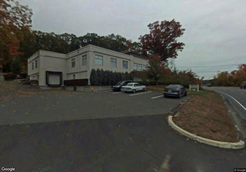 679 Danbury Rd, Ridgefield, CT 06877 - photo 1