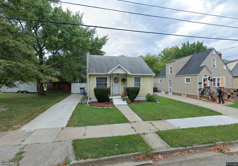 1105 Hapeman St, Lansing, MI 48915 - photo 1
