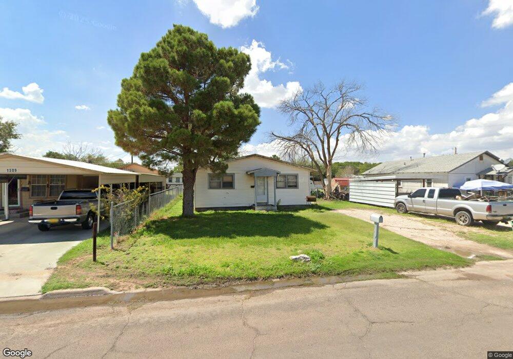 1305 S Perry Dr, Hobbs, NM 88240 - photo 1