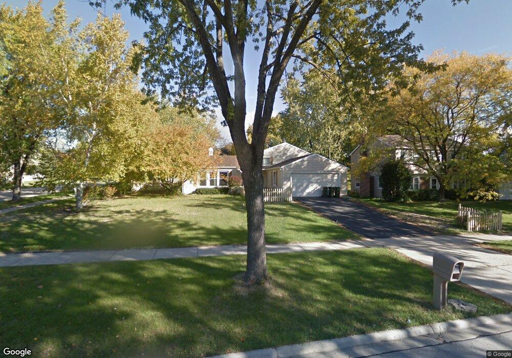 225 Cedarbrook Rd, Naperville, IL 60565 - photo 1