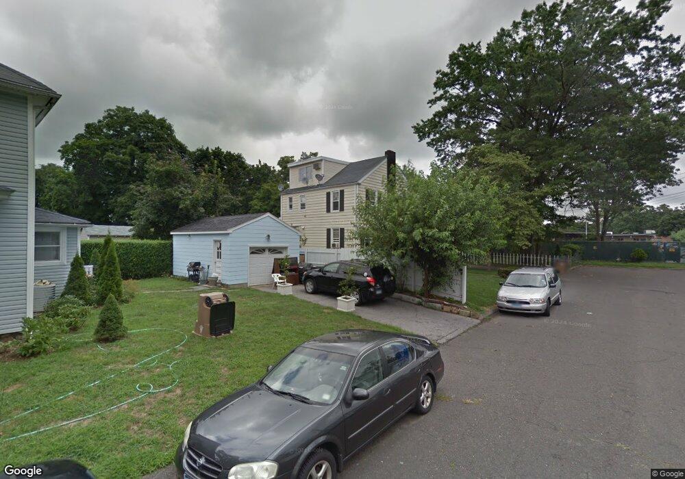 10 Cowing Ct, Stamford, CT 06906 - photo 1
