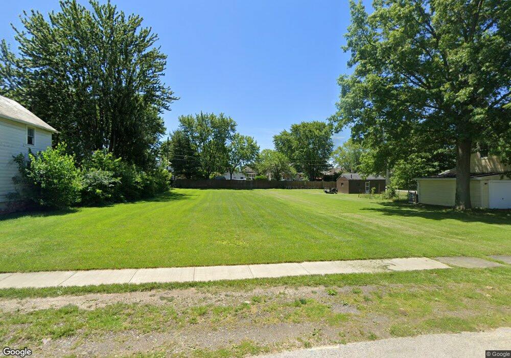 411 Wallace Ave, Bucyrus, OH 44820 - photo 1