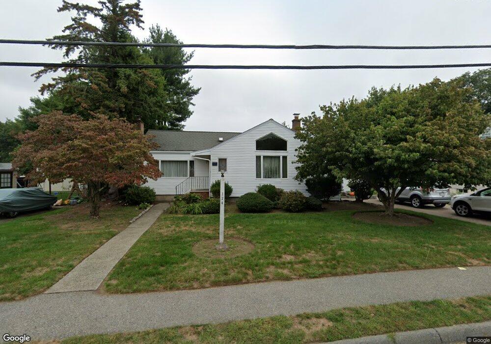 124 Temple Rd, Waltham, MA 02452 - photo 1