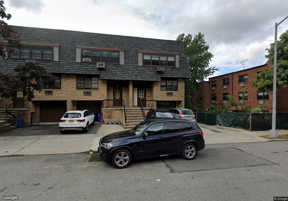 6912 242nd St unit 19, Little Neck, NY 11362 - photo 1