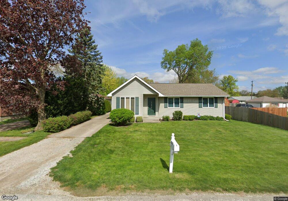 1323 N Ottawa St, Lincoln, IL 62656 - photo 1