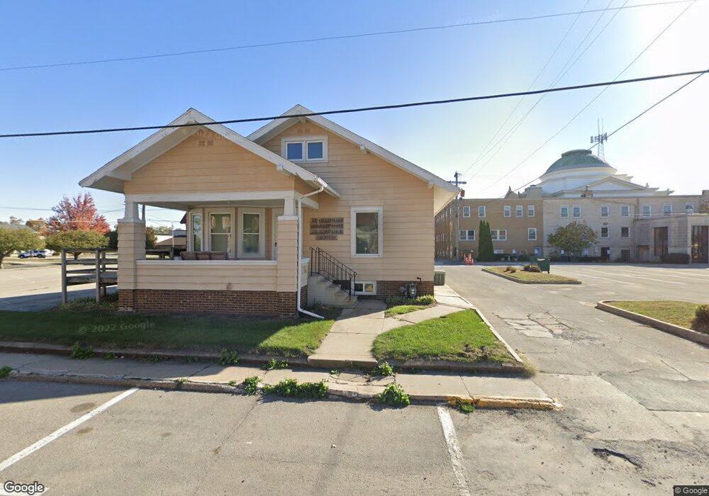 213 N 3rd Ave E, Newton, IA 50208 - photo 1