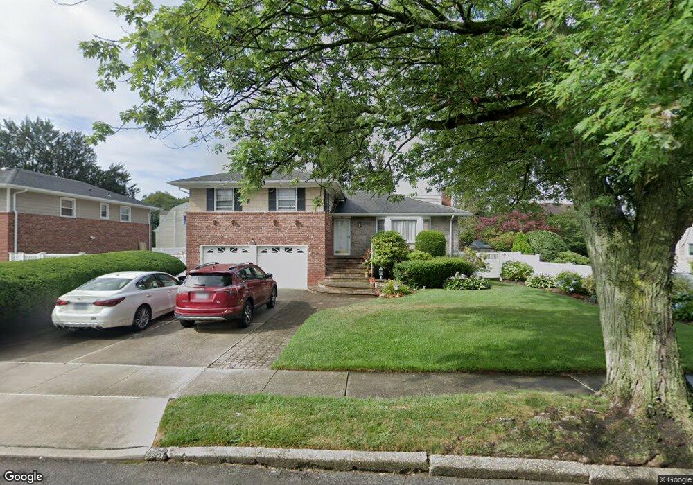 2666 Manor Ln, North Bellmore, NY 11710 - photo 1