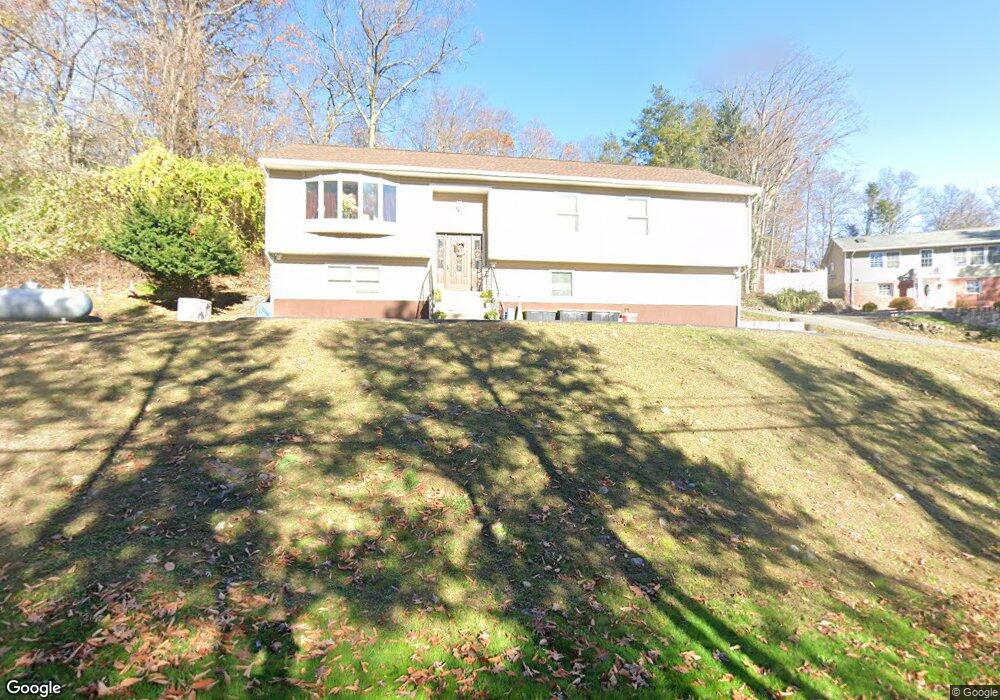 2 Flak Ln, New Fairfield, CT 06812 - photo 1