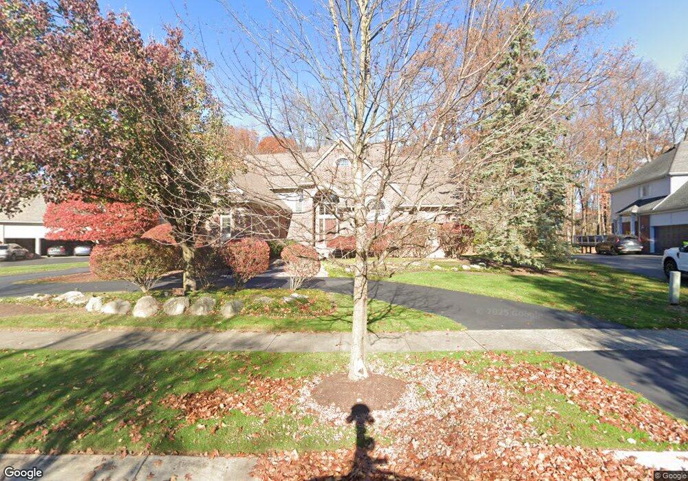 7015 Carlyle Crossing, West Bloomfield, MI 48322 - photo 1