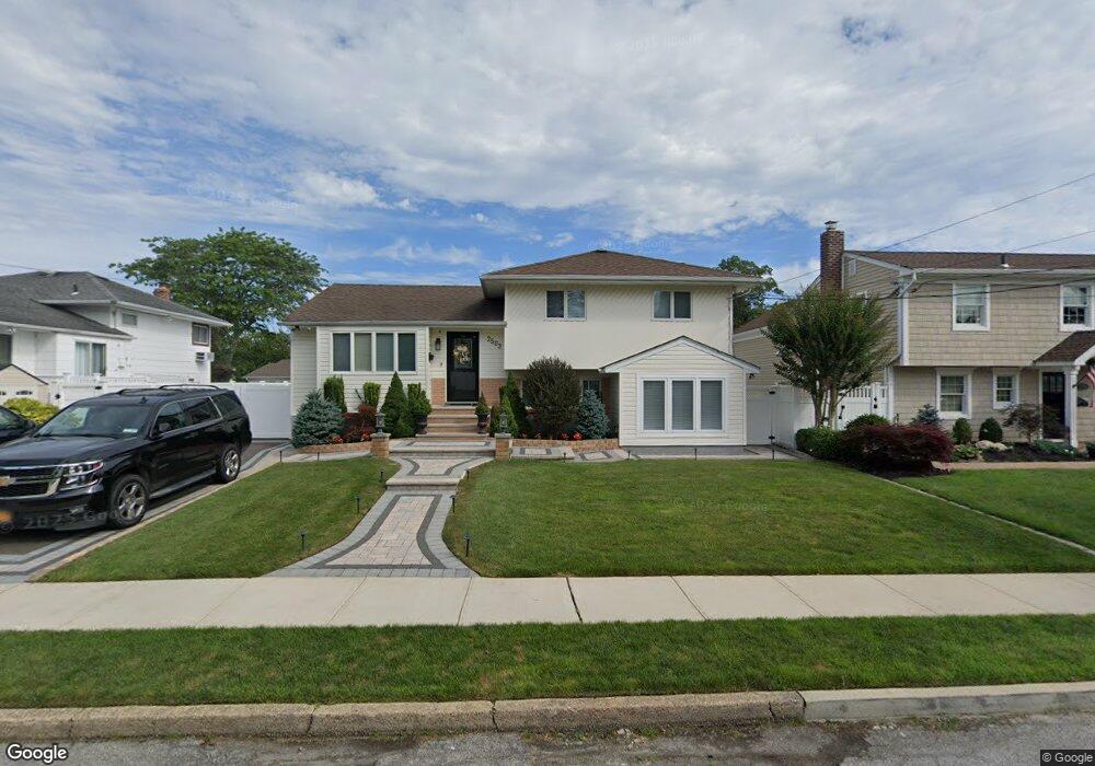 2503 Florin Ct, Bellmore, NY 11710 - photo 1