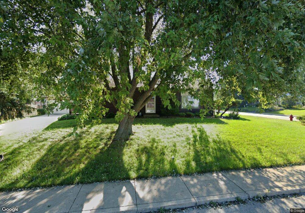 102 Ensenada Dr, Carpentersville, IL 60110 - photo 1