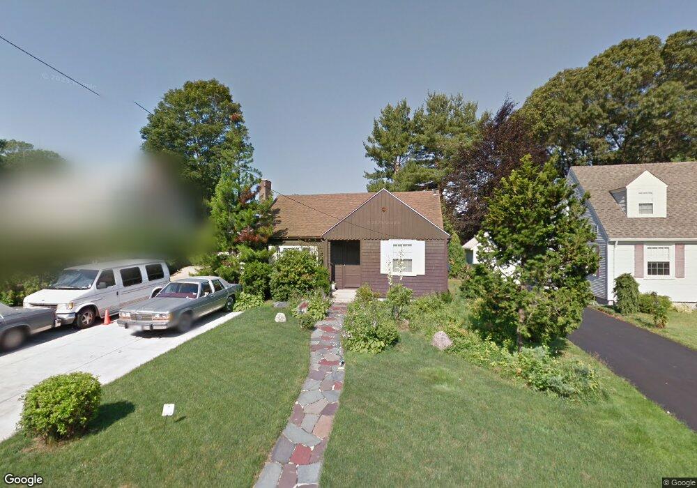 112 Pinecrest Dr, Pawtucket, RI 02861 - photo 1