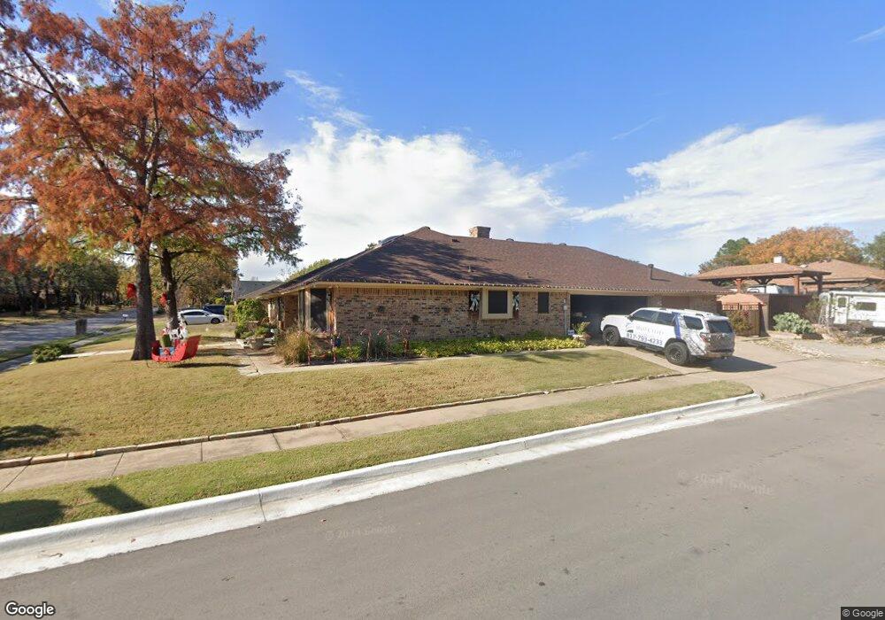 1429 Circle Ln, Bedford, TX 76022 - photo 1