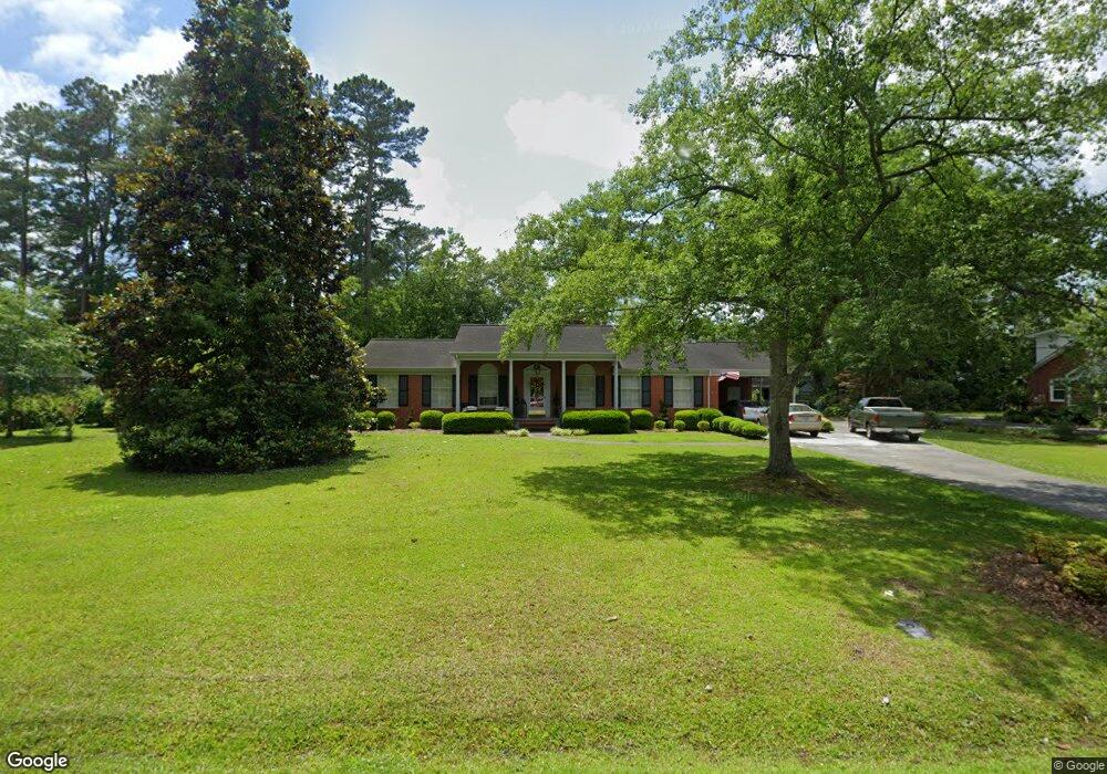 203 N Bickett St, Burgaw, NC 28425 - photo 1