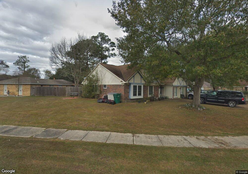 204 Chaucer Ct, Slidell, LA 70460 - photo 1