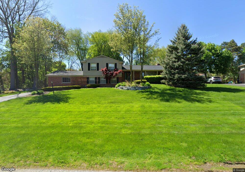 2766 Hunters Hill Rd, Bloomfield Hills, MI 48304 - photo 1