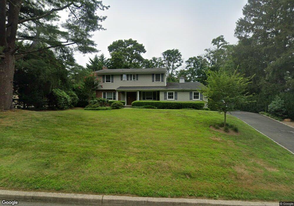 65 Sugar Maple Ln, Glen Cove, NY 11542 - photo 1