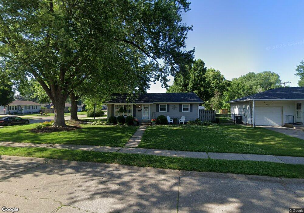 2303 W 36th St, Davenport, IA 52806 - photo 1