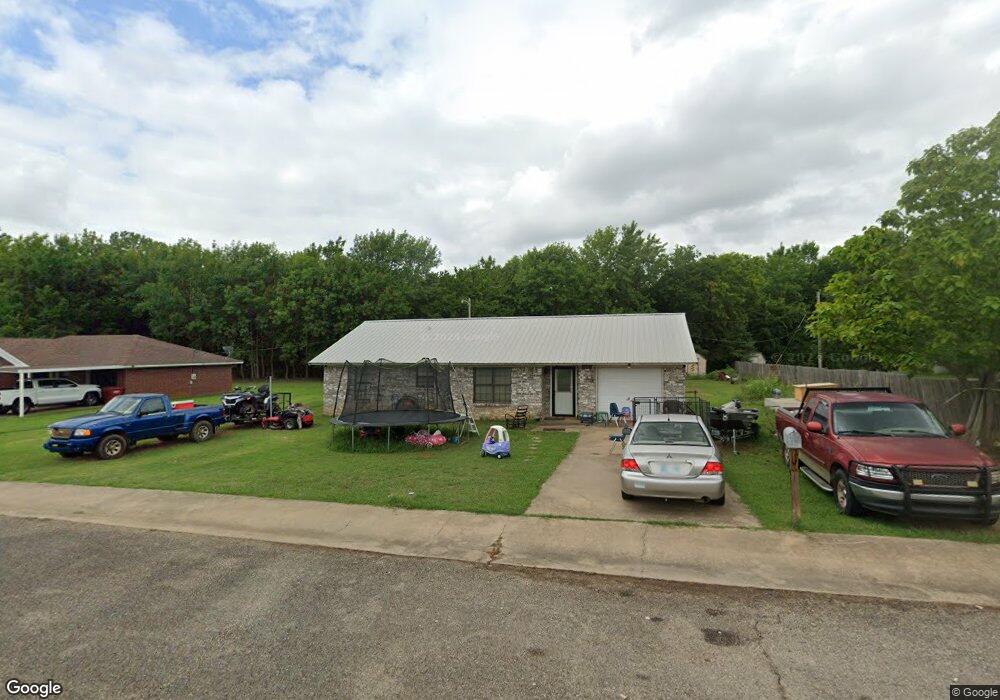 1105 N C St, Hugo, OK 74743 - photo 1